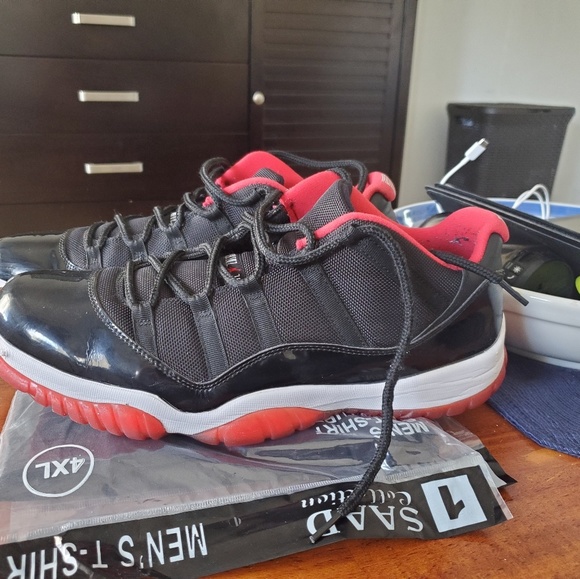 bred 11s size 14
